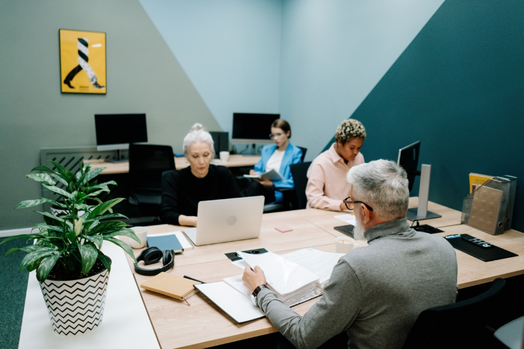 KI für KMU: Wo kann künstliche Intelligenz im Unternehmen helfen?